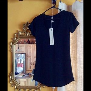 NWT WeiYiSiMan Basic Black Tee